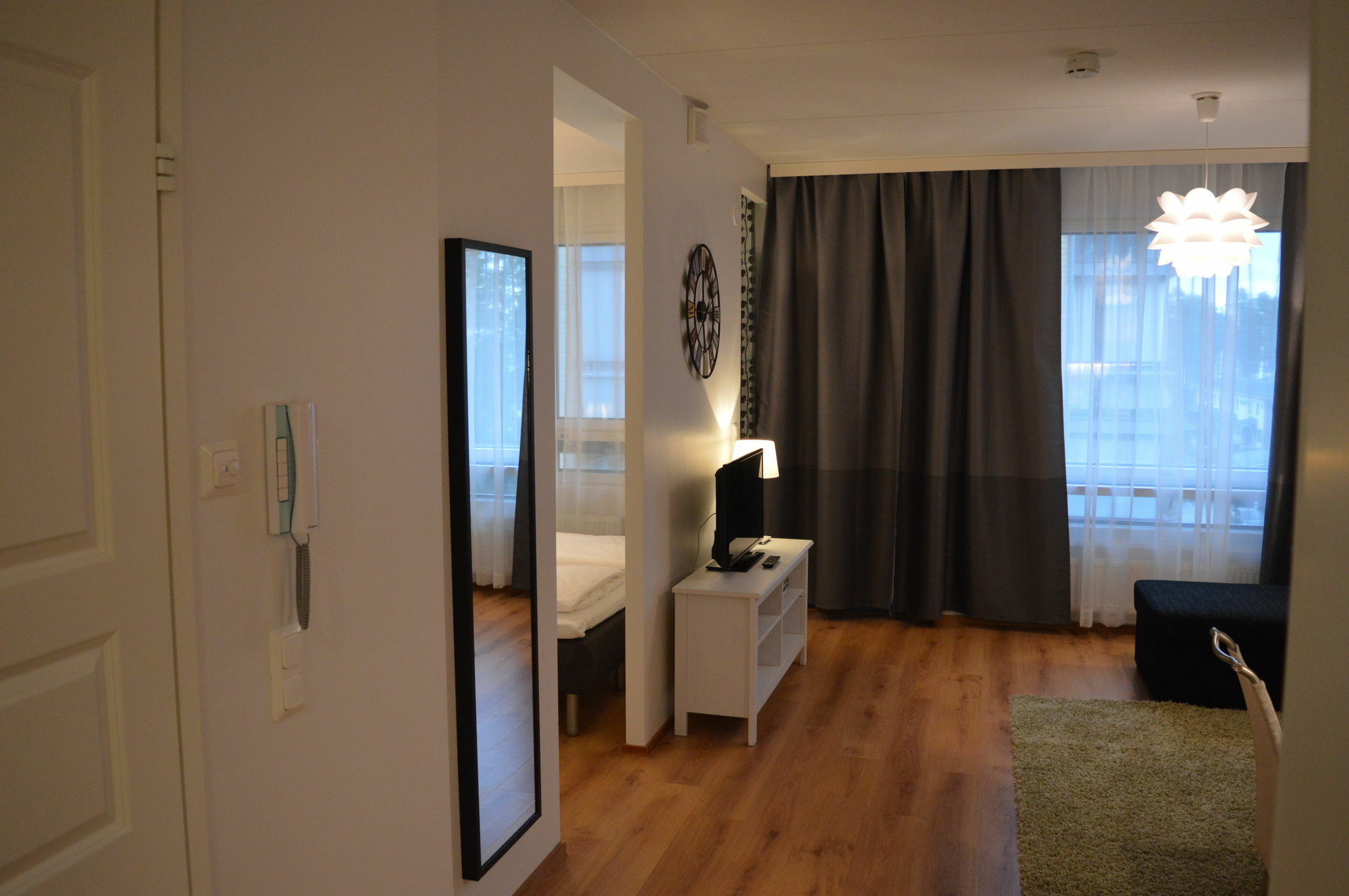 Helsinki Airport Suites Вантаа Екстериор снимка